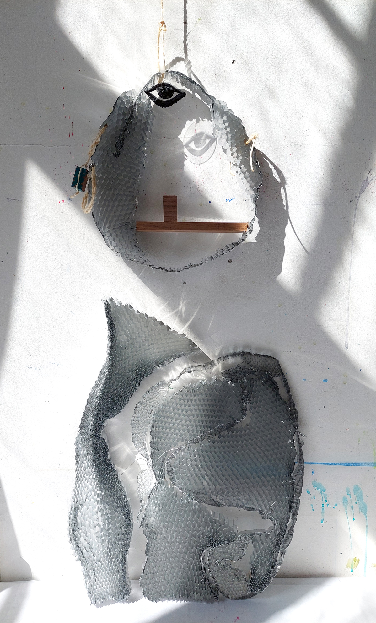 FACE, Woman, Recycle art, honeycomb, studio, making of, Gea Zwart, 2024